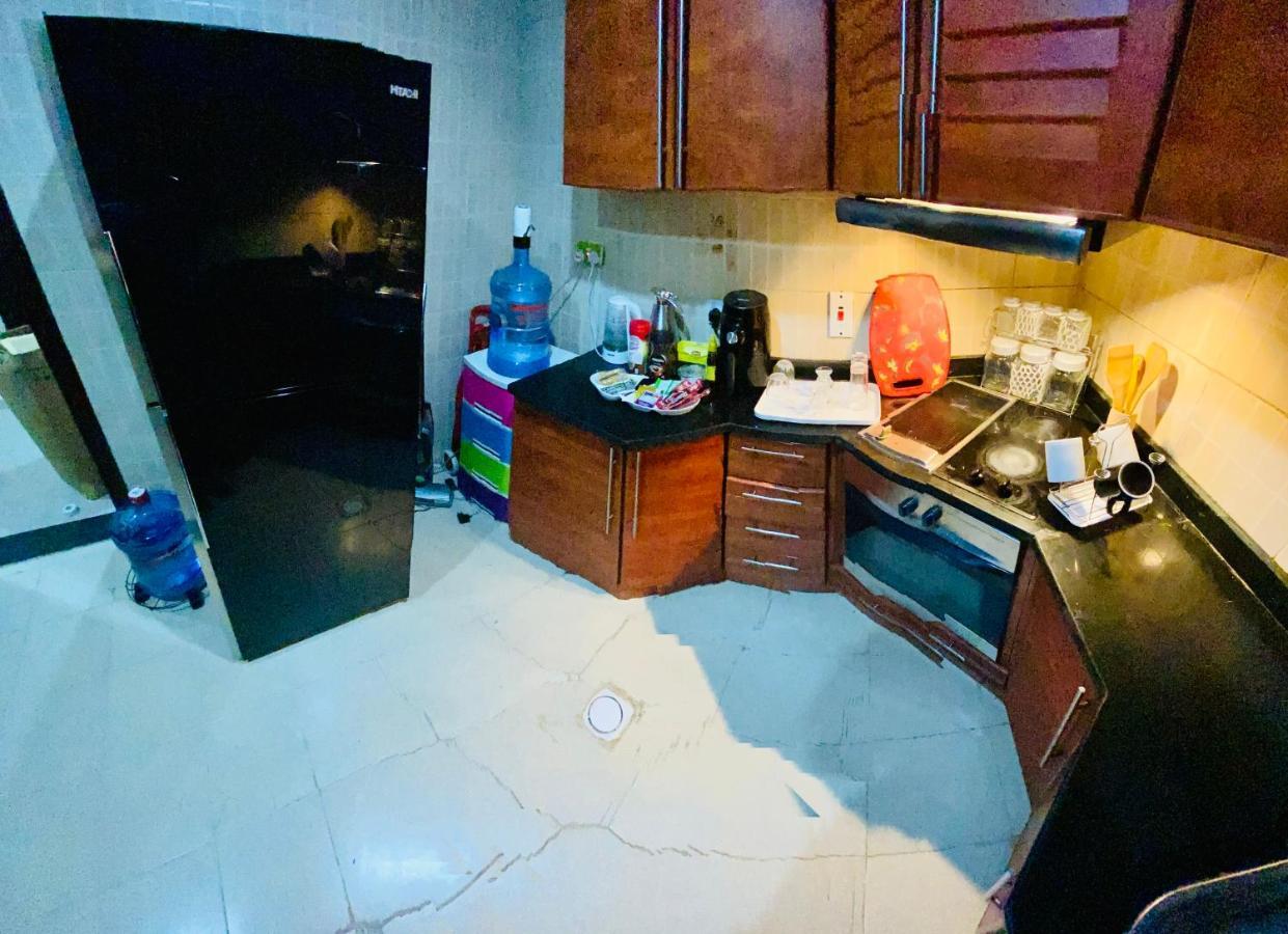 Nash Guest House Females Only Dubai Exterior foto